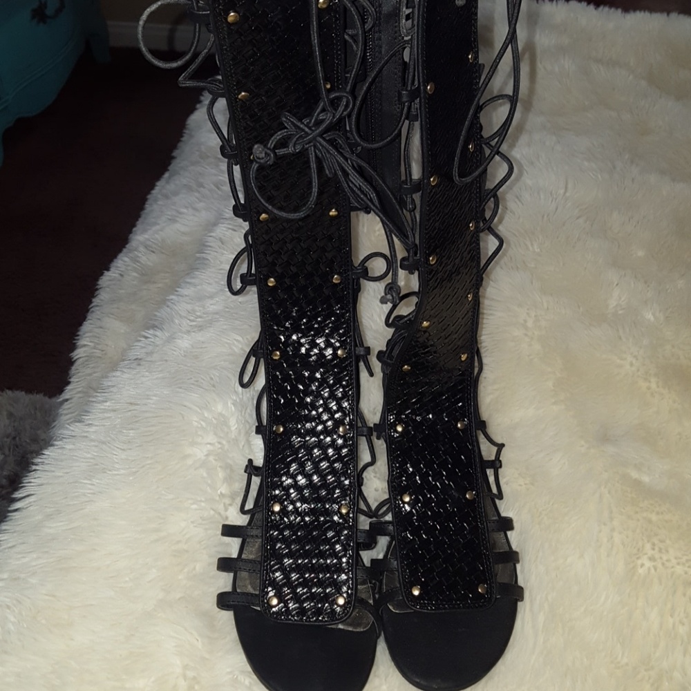 BEBE Black Gladiator shoes